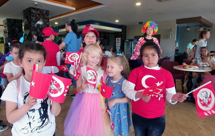 Türk, Rus ve Ukraynalı çocuklar 23 Nisan'ı kutladı
