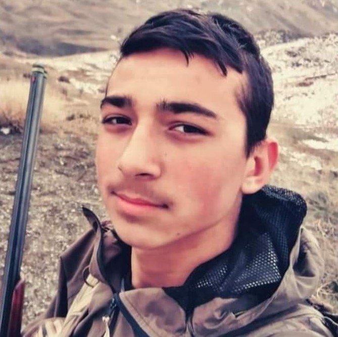 17 yaşındaki genç otomobille dereye uçtu