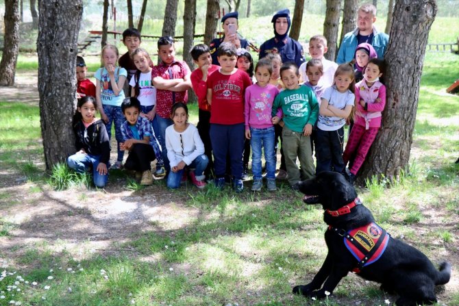 Çocuklar jandarma helikopterine bindi