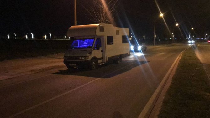 Alkolü olan karavan sürücüsü polise zor anlar yaşattı