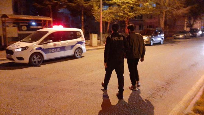Alkolü olan karavan sürücüsü polise zor anlar yaşattı