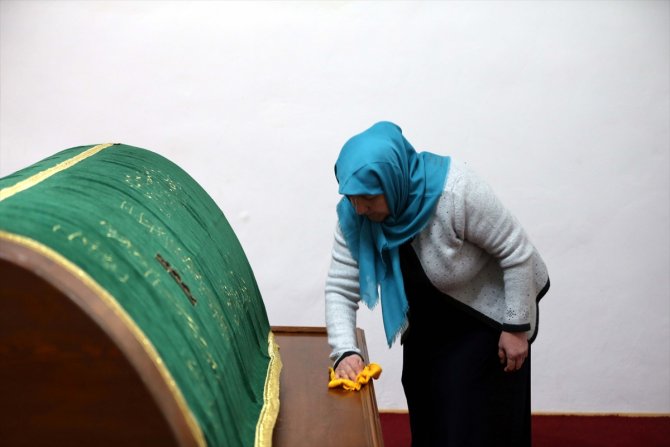 Yaşlı çiftten örnek davranış