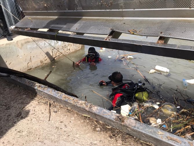 Sulama kanalına düşen çiftçi aranıyor