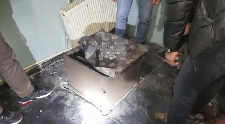 Derneğe kumar baskını; malzemeleri asansörlü mekanizma ile gizlemişler