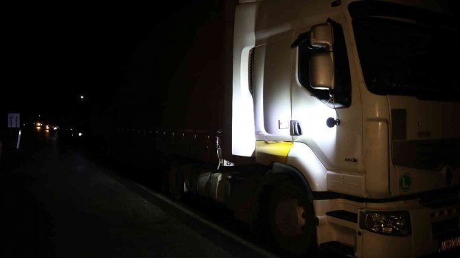 Edirne sınırındaki tır kuyruğunda ‘mülteci’ nöbeti