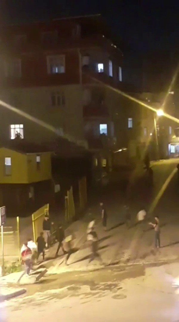 Gençlerin kavgasında silahlar konuştu