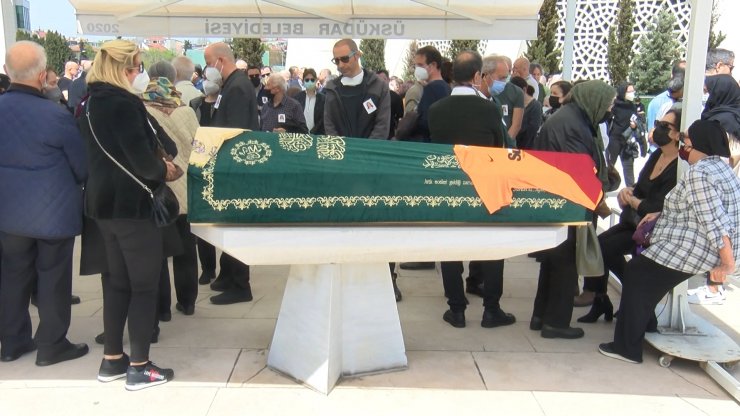 Hem kanserle savaştı hem de öğrenciler yetiştirdi