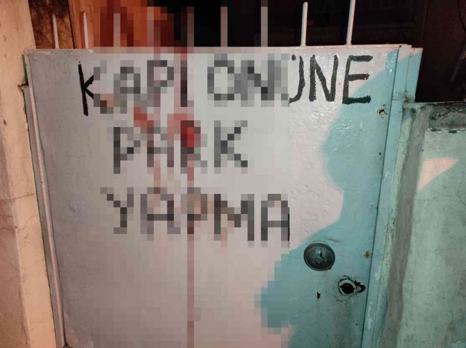 Hırsızlık şüphelisini kovalayan bekçinin bacağı demire saplandı