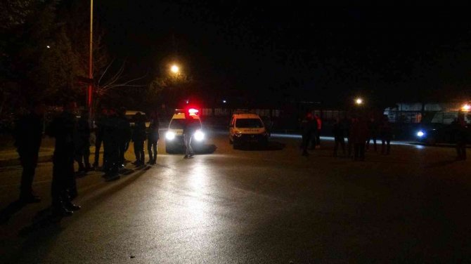 İki mahalle arasındaki gerginliğe çevik kuvvet müdahale etti