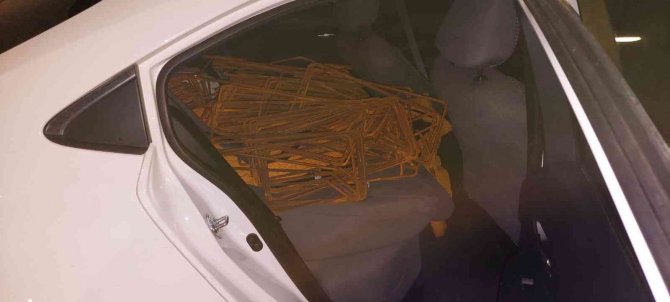 İnşaatlardan demir çalıyorlardı, bu kez suçüstü yakalandılar