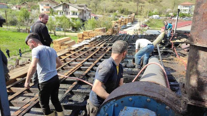 Kereste fabrikasında yangın paniği