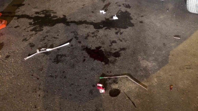 Kontrolden çıkan otomobil park halindeki minibüse çarptı: 4 yaralı