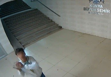 Konya'da çocukların alt geçitteki kameraları kırma eğlencesi pahalıya patladı!