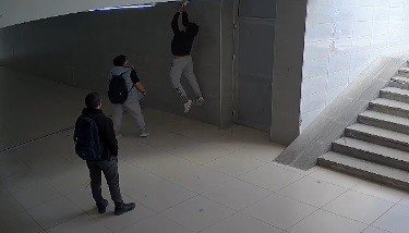 Konya'da çocukların alt geçitteki kameraları kırma eğlencesi pahalıya patladı!