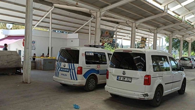 Pazaryerinde ölü bulundu