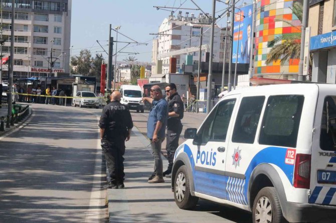 Şüpheli çanta polisi alarma geçirdi