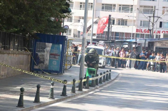 Şüpheli çanta polisi alarma geçirdi