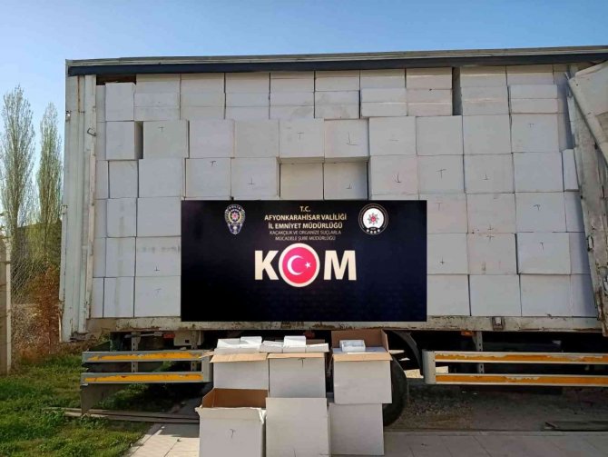 Afyonda 6 milyon 740 bin adet boş makaron ele geçirildi