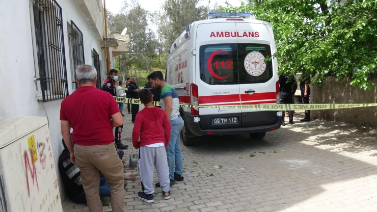 Arkadaşlarıyla toplandıkları evde vurulan genç  öldü
