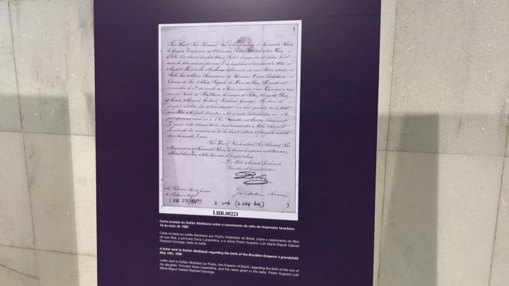 Bakan Çavuşoğlu, ‘Belgelerle Türkiye’nin Brezilya İle İlişkileri’ sergisini gezdi