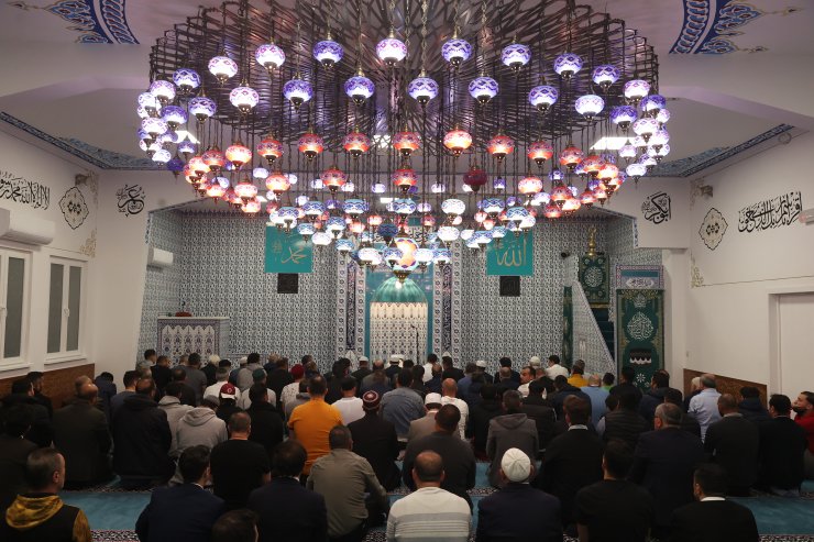 Erbaş, Belçika’da teravih namazı kıldırdı