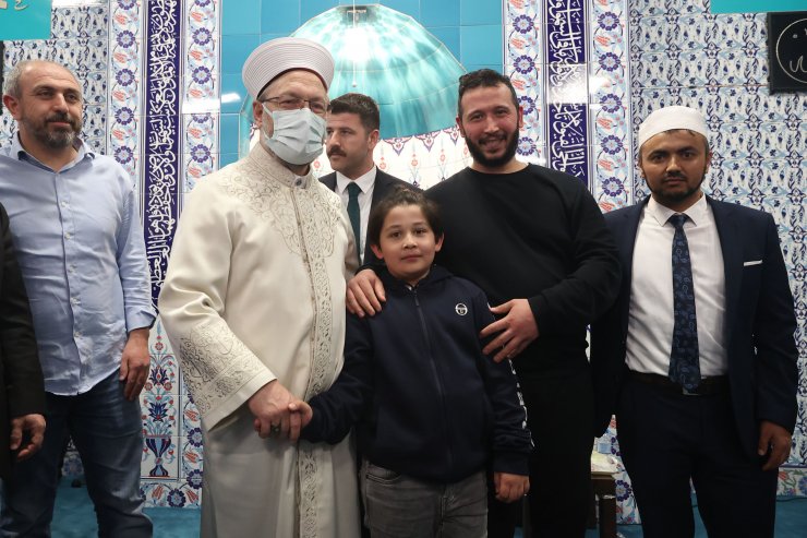 Erbaş, Belçika’da teravih namazı kıldırdı