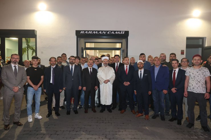 Erbaş, Belçika’da teravih namazı kıldırdı