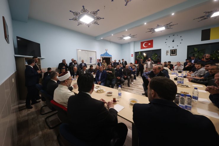 Erbaş, Belçika’da teravih namazı kıldırdı