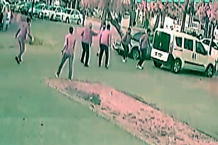 Gençlerin bıçaklı kavgası