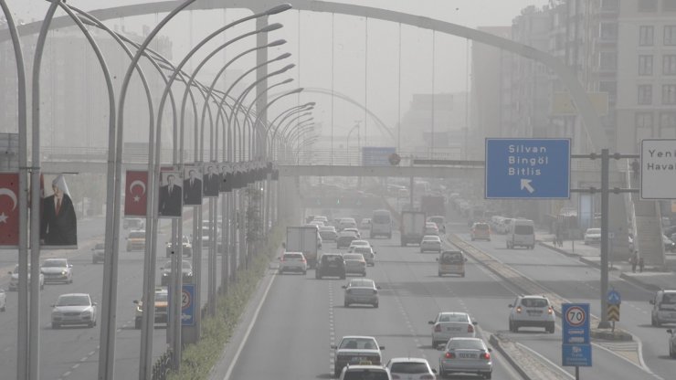 Güneydoğu'da toz taşınımı etkili oldu