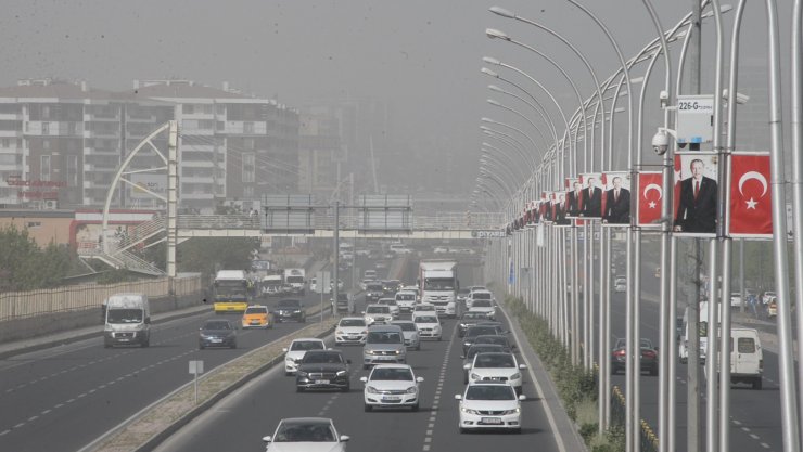 Güneydoğu'da toz taşınımı etkili oldu