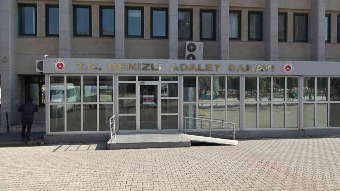 Jandarmaya teslim olan bıçaklı saldırgan tutuklandı