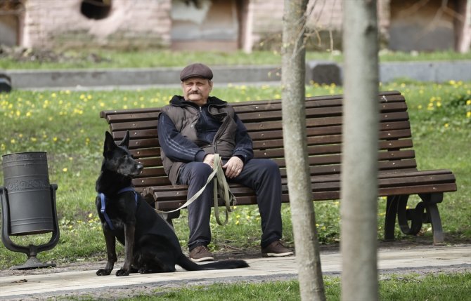 Kiev'in caddeleri canlanmaya başladı