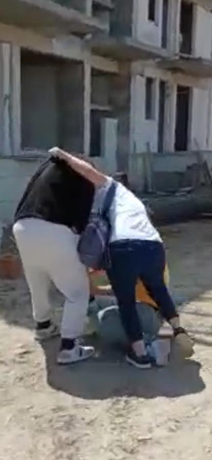 Komşusuna baltayla saldırdı