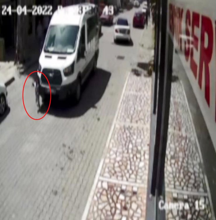 Minibüs altında kalan 2 yaşındaki Doruk, hastanede öldü