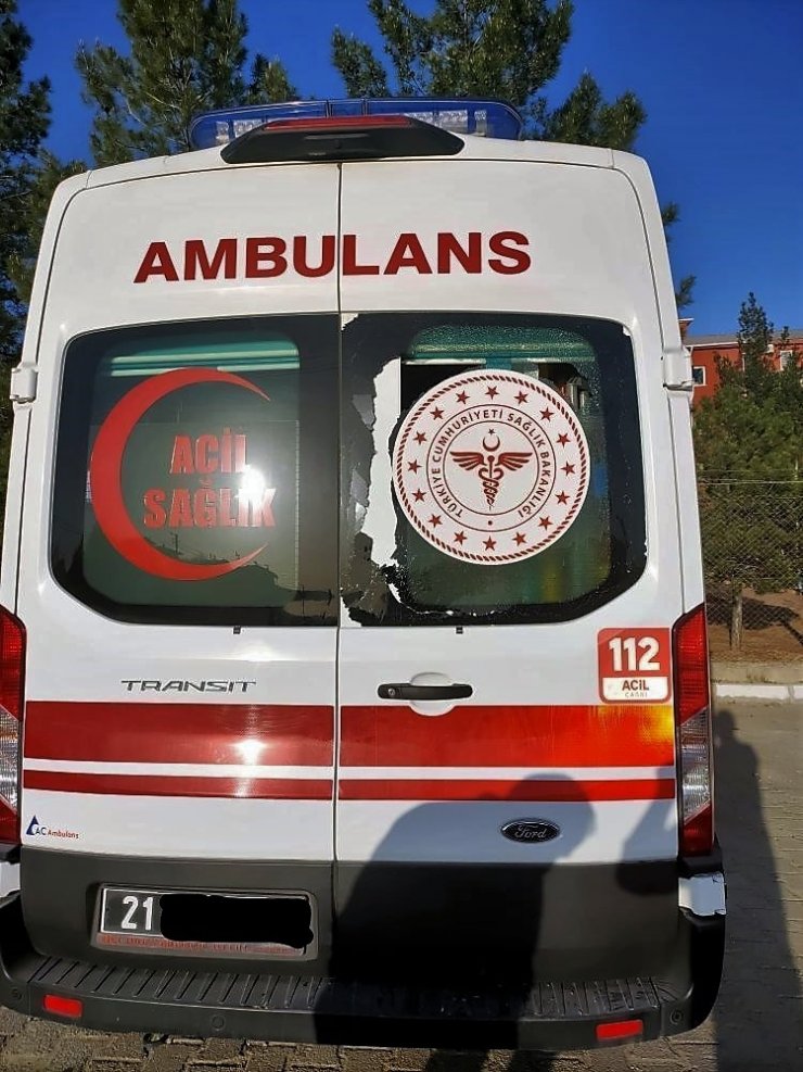 Ölen hastanın yakınları sağlık çalışanlarına saldırdı!