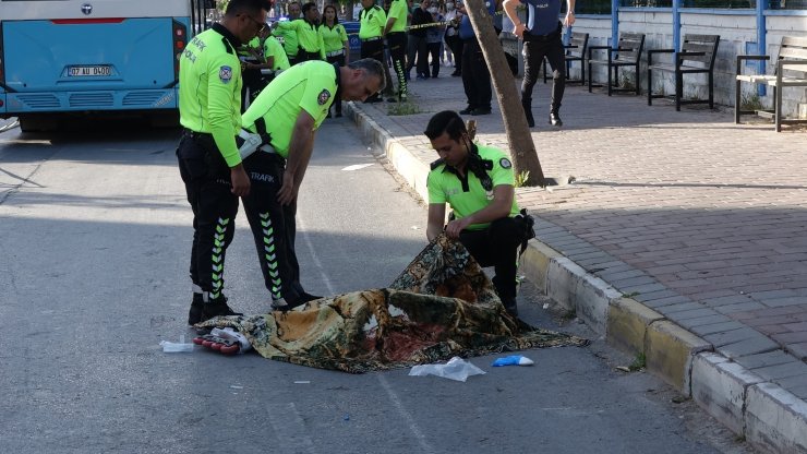 Otobüsün altında kalan patenli çocuk öldü