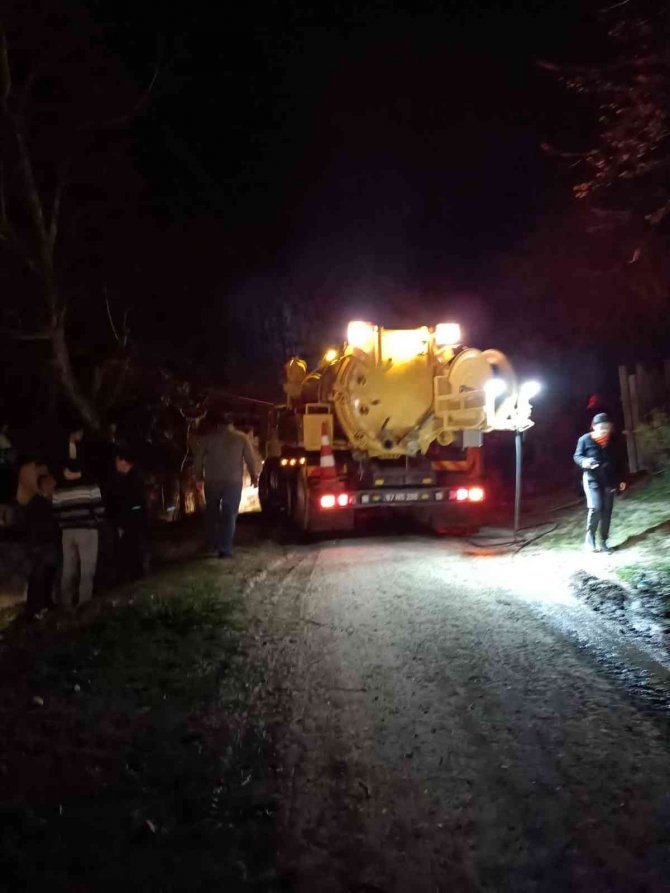 Yangında ev kullanılamaz hale geldi