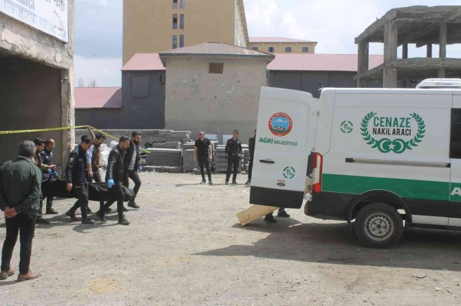 17 yaşındaki genç ölü olarak bulundu