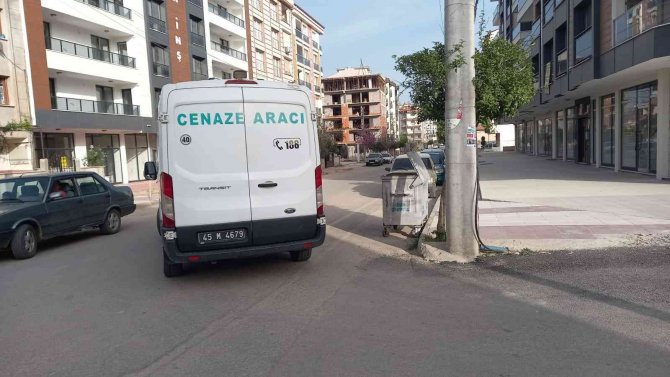 22 yaşındaki genç otel odasında ölü bulundu