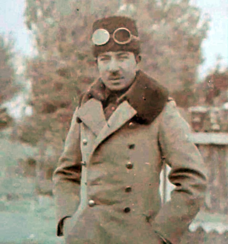 70 bin mezar taşını inceleyip Atatürk'ün istihbaratçısına ve şehit pilota ulaştı