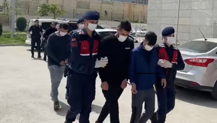 Afgan uyruklu 46 kaçak göçmen yakalandı,3 organizatör tutuklandı