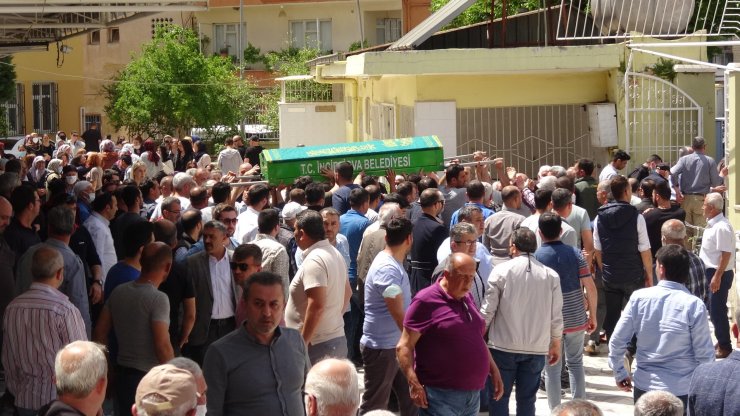 Arkadaşının kazara vurduğu liseli Arda, son yolculuğuna uğurlandı