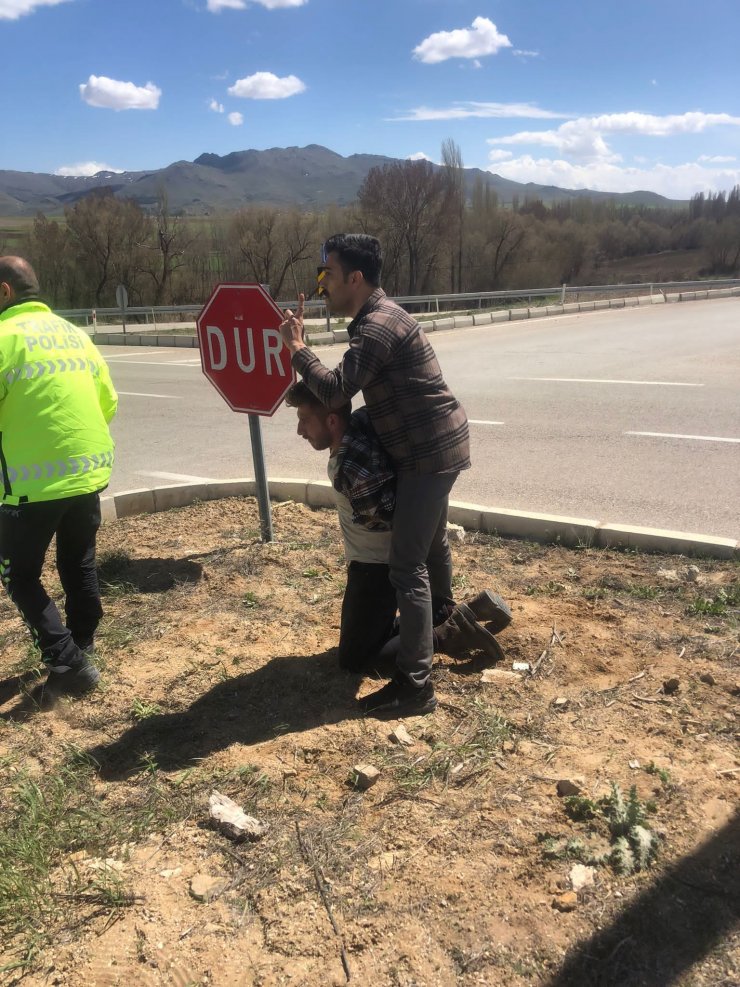 Çalınan otomobili kazada hurdaya döndü