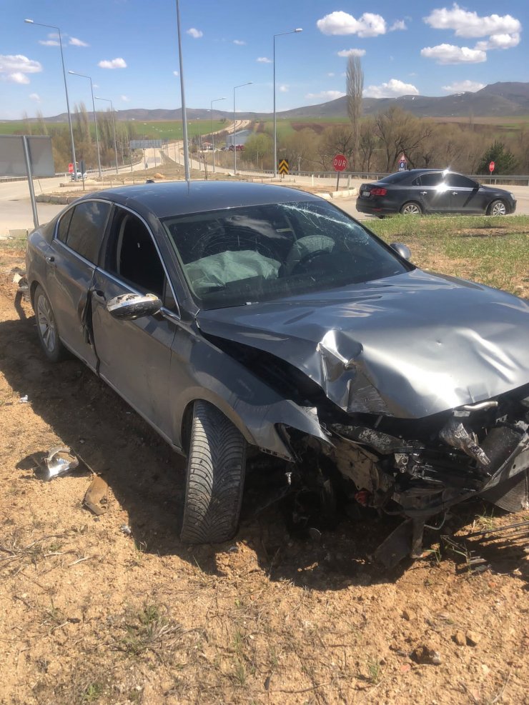 Çalınan otomobili kazada hurdaya döndü