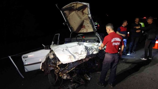 Hafif ticari araç ile otomobil çarpıştı: 1 ölü, 1 yaralı