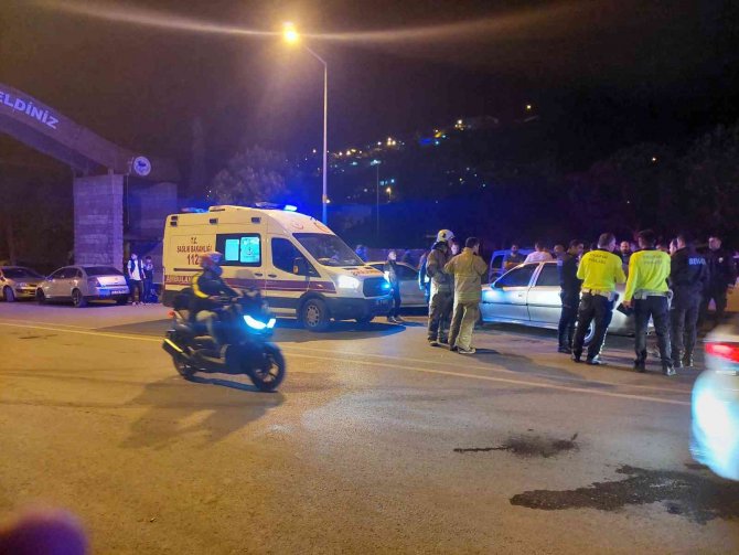 İki otomobil çarpıştı: 2’si çocuk 6 yaralı