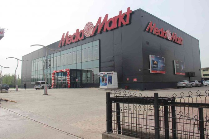 İş yerini açmak isteyen güvenlik görevlisi dehşeti yaşadı