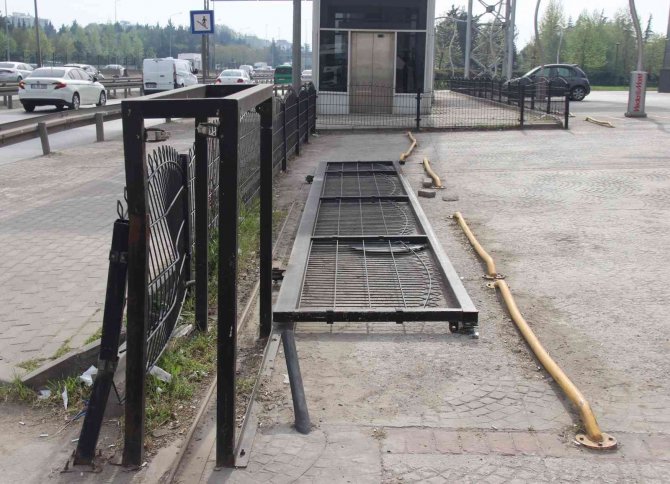 İş yerini açmak isteyen güvenlik görevlisi dehşeti yaşadı