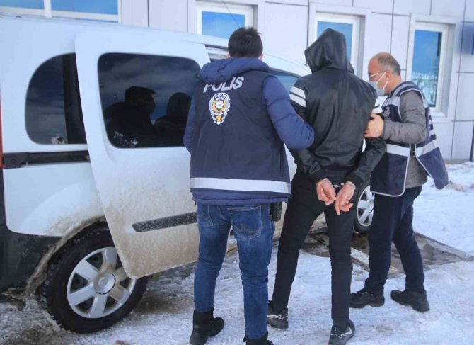 Kablo hırsızı tutuklandı